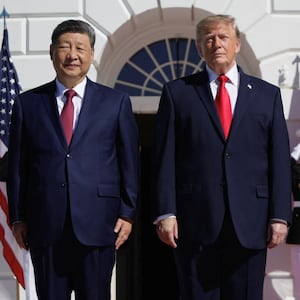 US President Donald Trump and first lady Melania Trump greet Chinese President Xi Jinping and his wife Peng Liyuan at the White House in Washington, DC, US, September 25, 2026. REUTERS/Evan Vucci