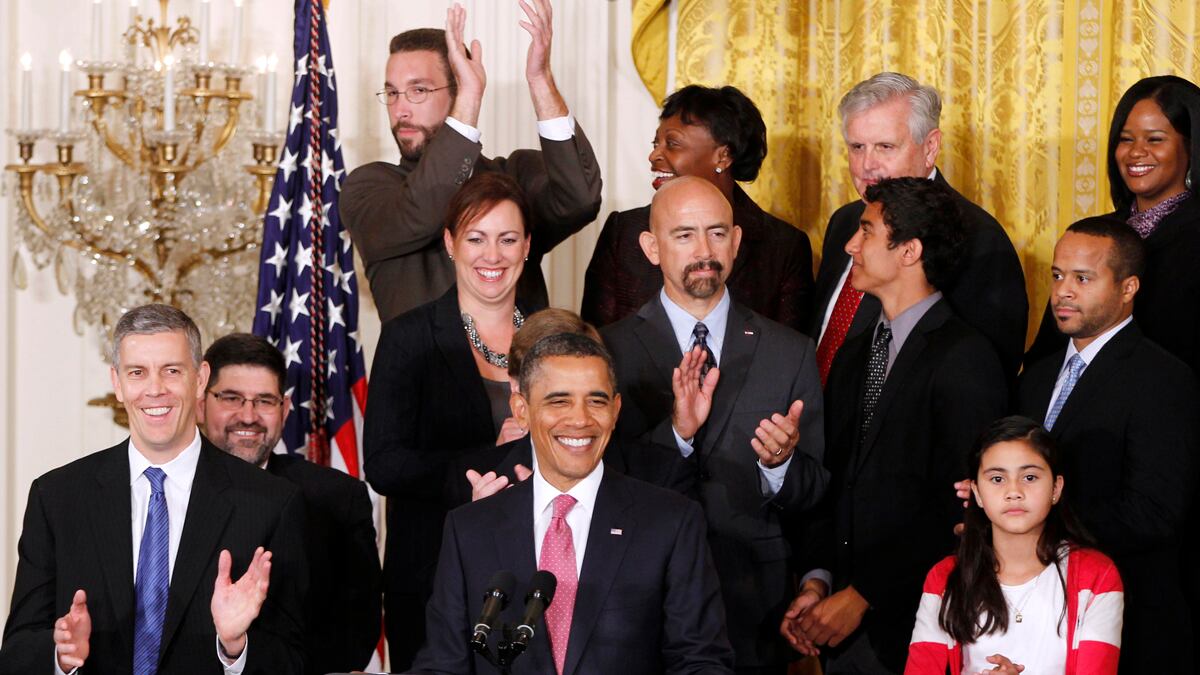 articles/2011/09/23/obama-bypasses-congress-on-education-to-alter-no-child-left-behind/obama-no-child-left-behind-stone_wrht1z