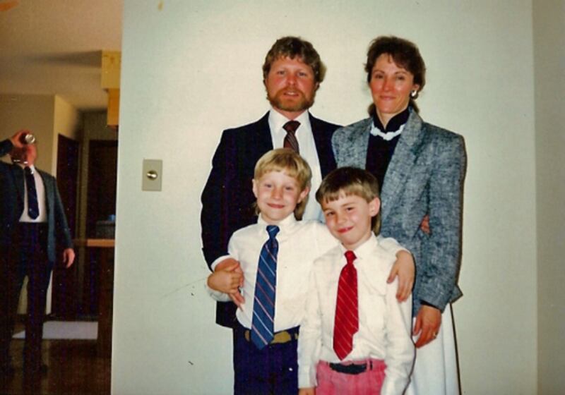 galleries/2010/11/22/awkward-thanksgiving-family-photos/awkward-thanksgiving---chug_xyfmh0