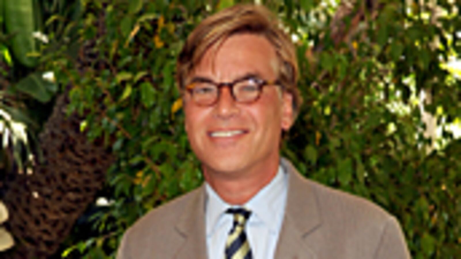 articles/2010/09/27/the-social-networks-aaron-sorkin-interviewed/grove-aaron-sorkin_129474_pojpvx