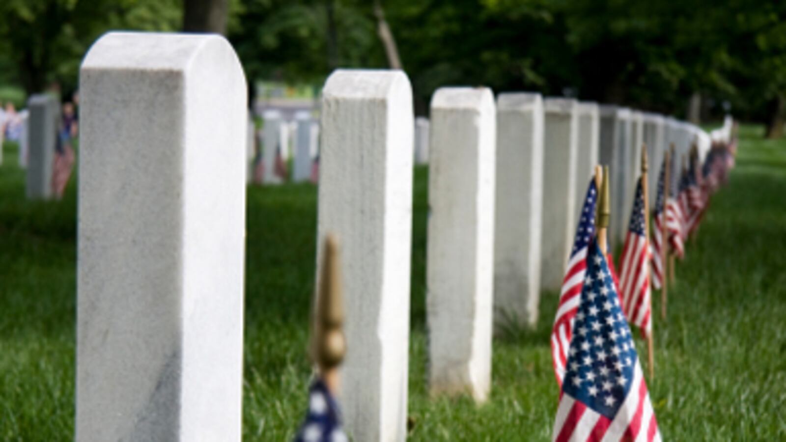 cheats/2011/04/23/two-us-soldiers-killed-in-iraq/arlington-cemetery_wa9z3x