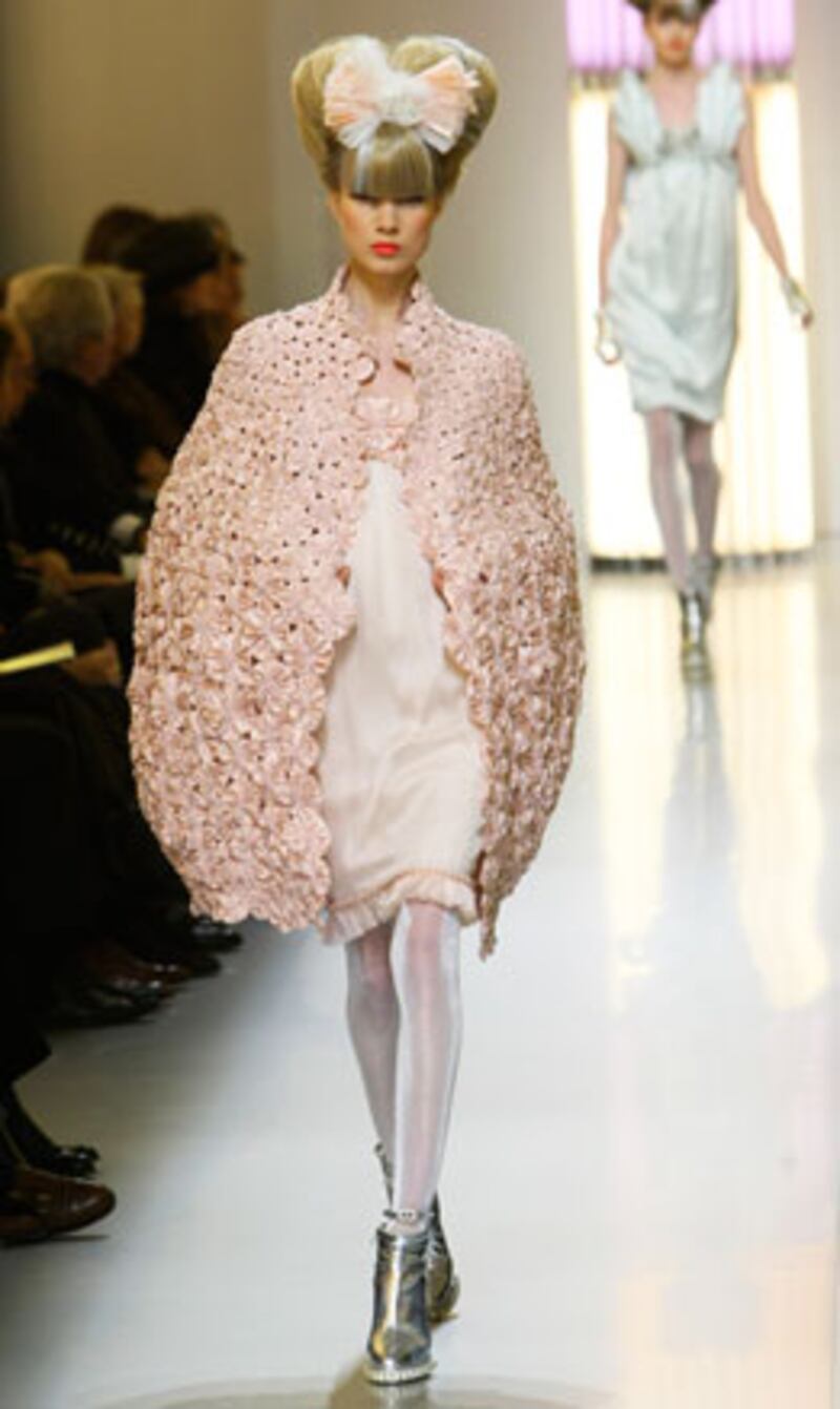 galleries/2010/01/27/fashion-week-day-1/paris-fashion-week---chanel-2_mv6lia