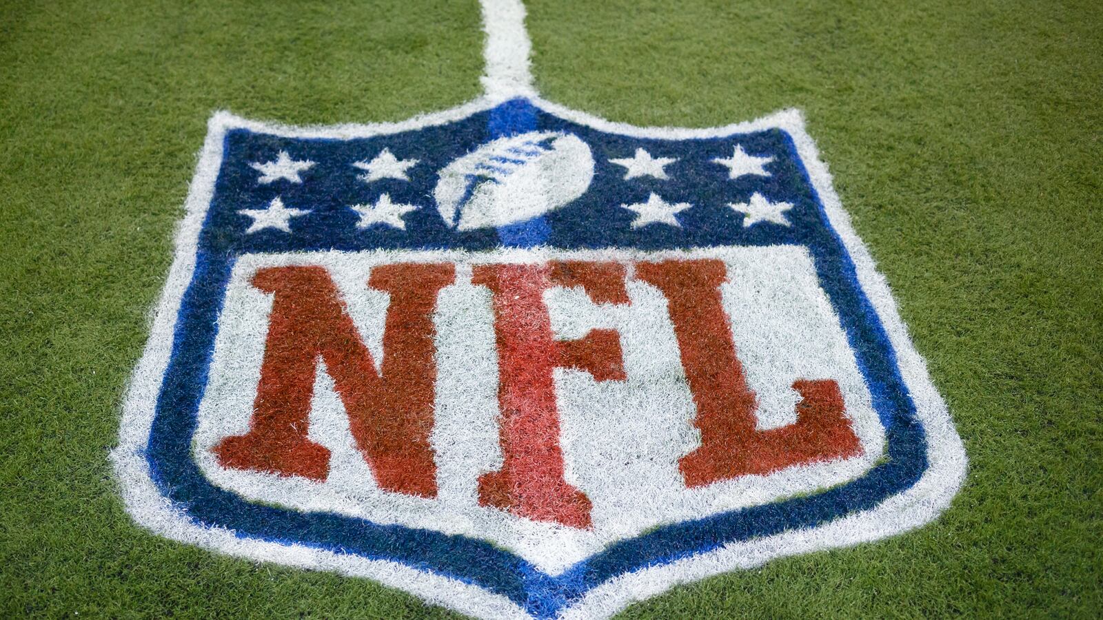 cheats/2013/03/26/gay-nfl-player-may-come-out/130326-gay-nfl-player-cheat_ag3gnu