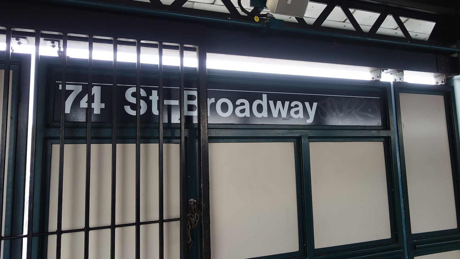 Jackson_Hts_Roosevelt_Av_td__2019-09-09__04_-_74th_Street_IRT_skmq1y