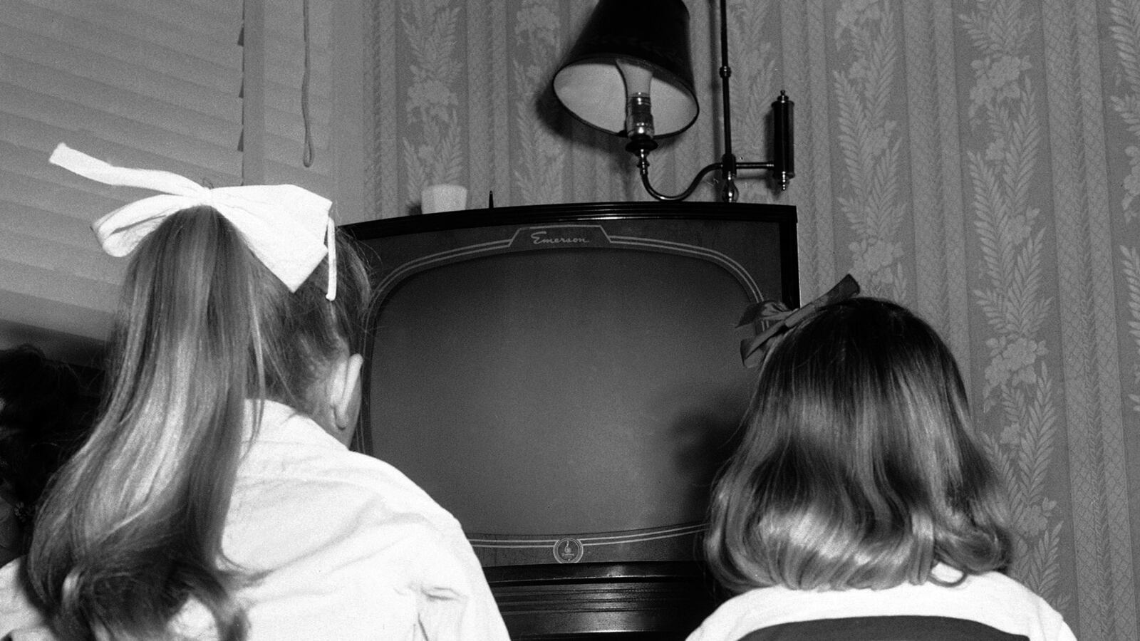 cheats/2013/02/18/study-tv-can-help-kids-behavior/130218-children-television-cheat_vcjjer