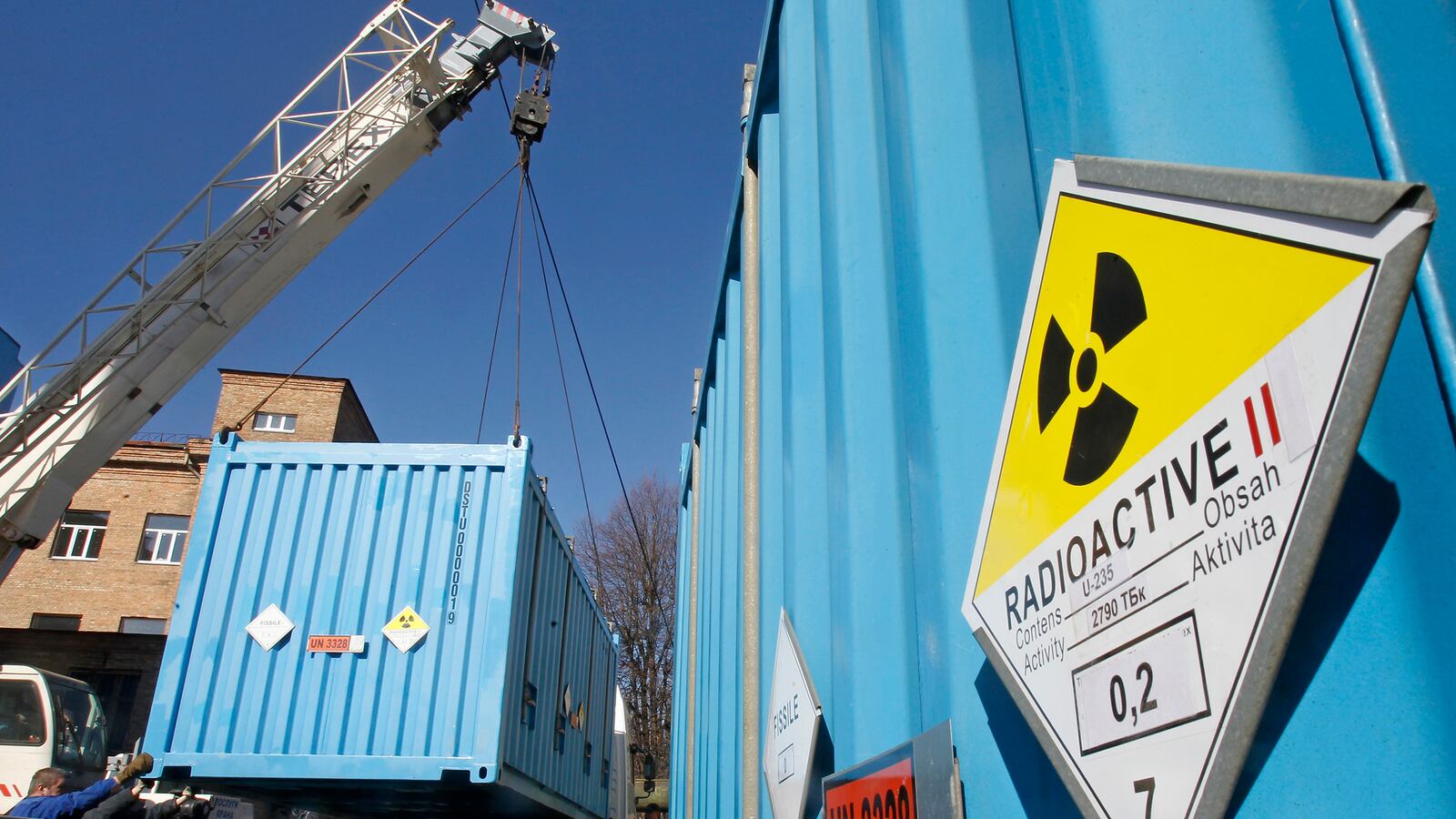 cheats/2014/03/24/japan-turns-over-nuclear-material/140324-elimination-uranium-cheat_ffk2so