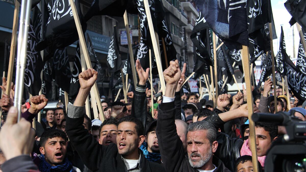 articles/2012/02/10/amid-lebanese-anti-assad-protests-syrians-find-shaky-refuge-in-lebanon/lebanon-syria-protest-bossone_w0nsqf