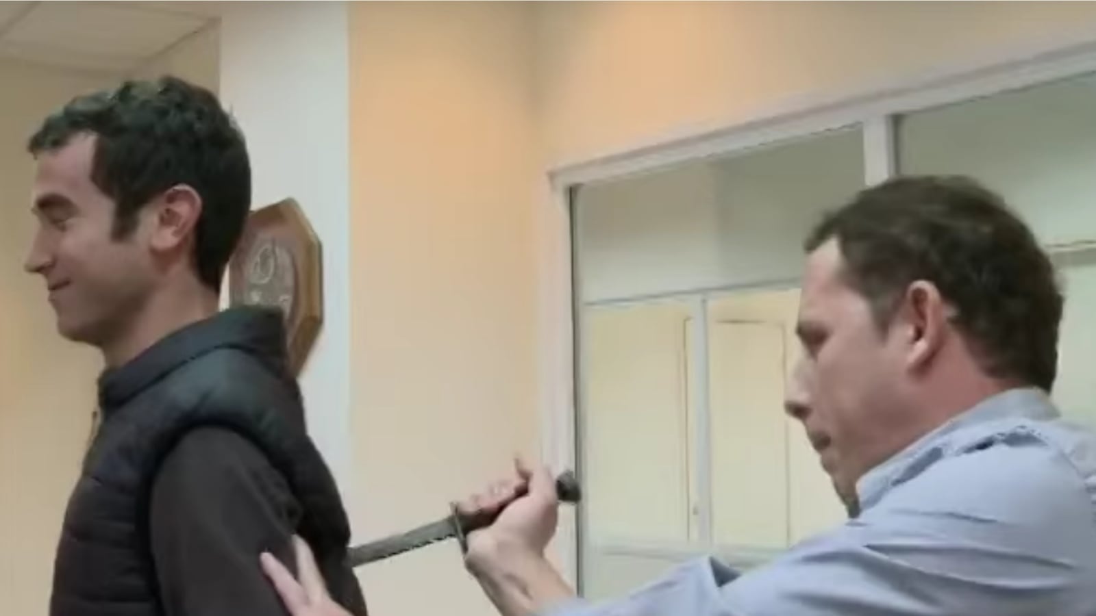 cheats/2016/01/07/reporter-stabbed-in-stab-proof-vest/160107-israeli-stabbed-cheat_rkytvk