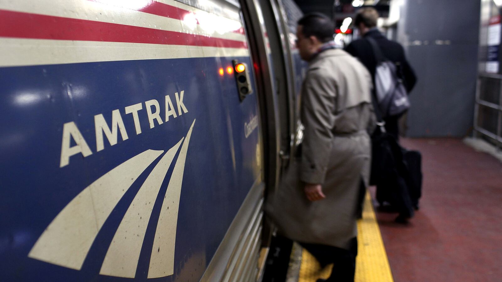 articles/2013/11/23/amtrak-is-a-tax-sucking-behemoth-that-deserves-to-die/131122-epstein-amtrak-tease_sqdi4p