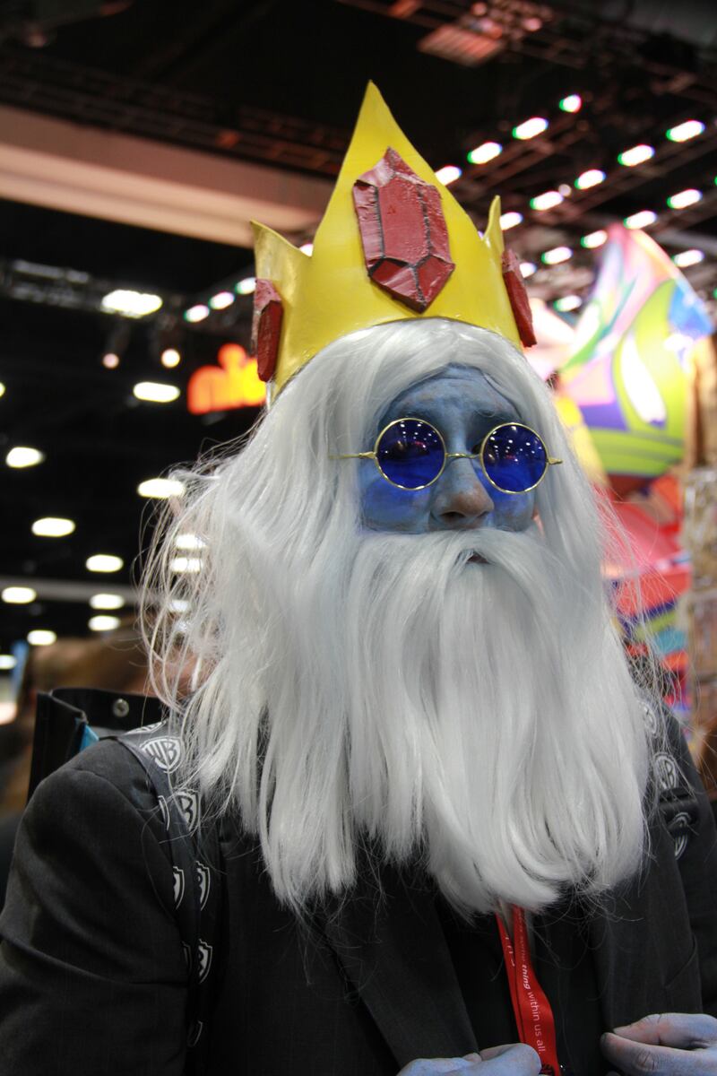 galleries/2014/07/26/comic-con-2014-see-the-weirdest-and-craziest-costumes-and-gadgets/140725-cc-blue-face_wro6cl