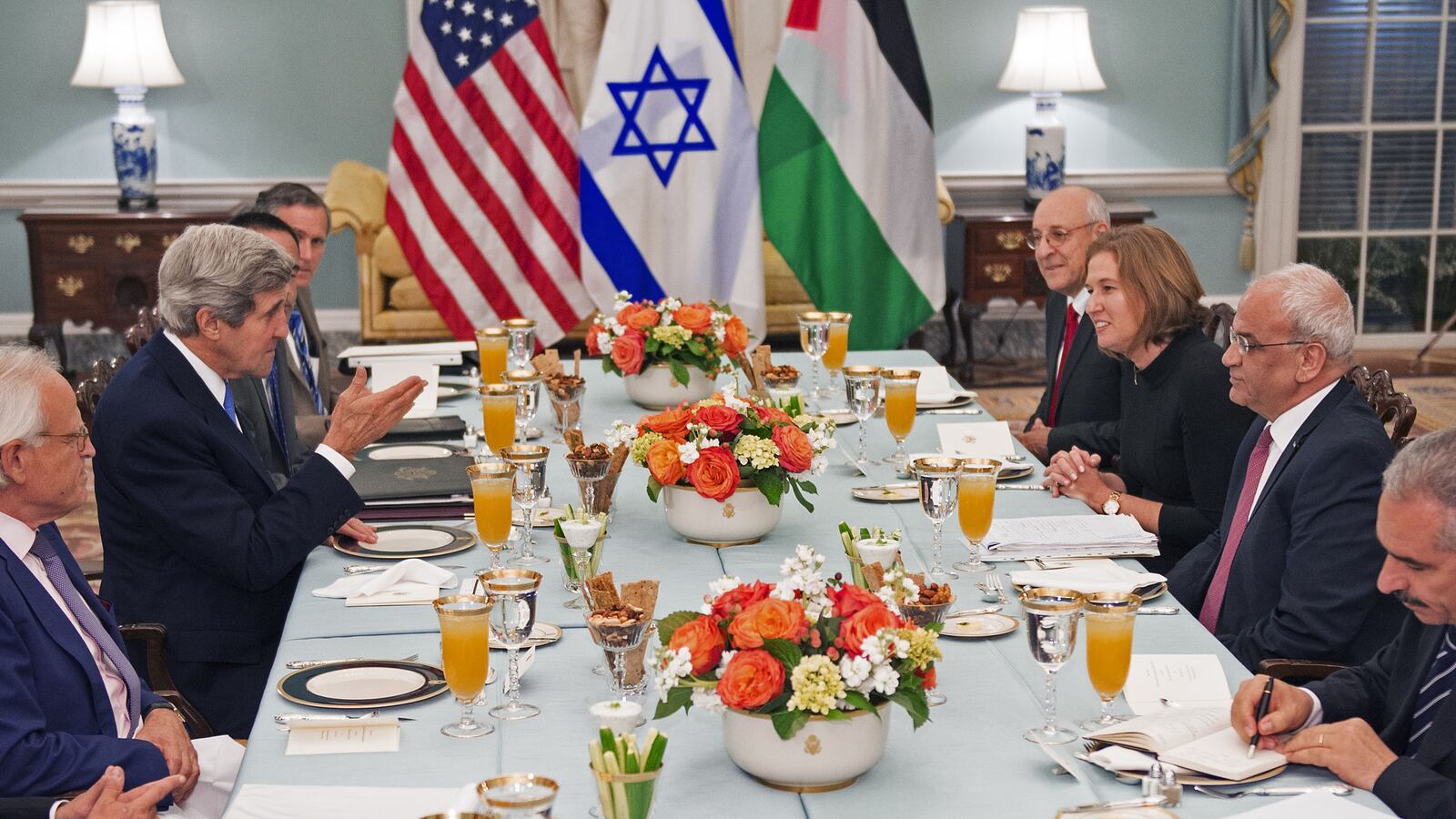 cheats/2013/11/13/palestinian-peace-team-resigns/131113-palestinian-negotiators-resign-cheat_zlg0f6