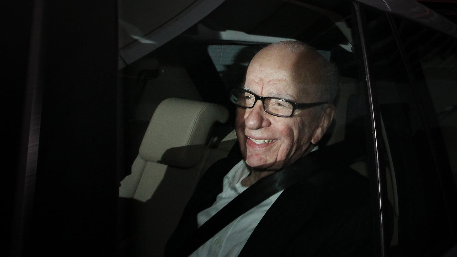 articles/2012/05/01/british-lawmakers-rupert-murdoch-unfit-to-run-news-corp/giglio-jukes-murdoch-un-fit-embed_vix674