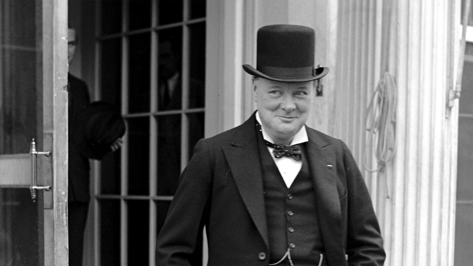 articles/2014/12/08/churchill-s-secret-treasures-for-sale-a-british-pm-s-life-on-the-auction-block/141207-teodorczuk-winston-sothebys-tease_nypxwu