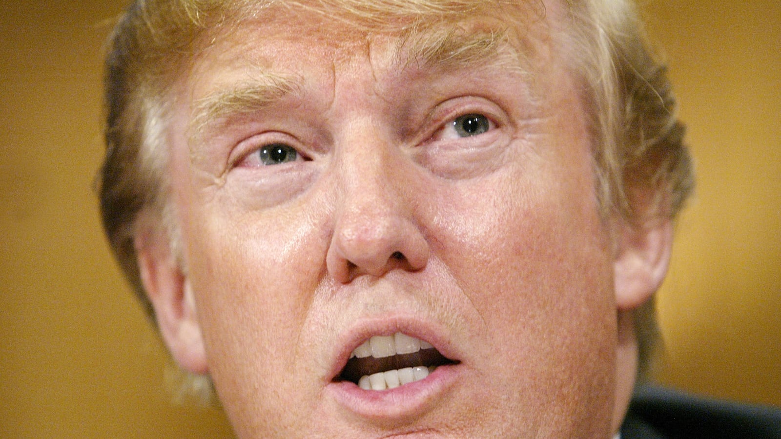 articles/2016/10/07/donald-trump-s-sorry-he-offended-you-not-sorry-for-what-he-did/161007-nuzzi-trump-tease_uslw2j