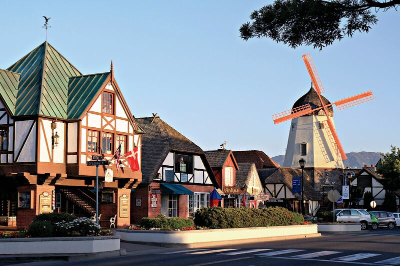 galleries/2015/03/15/the-foreign-wonders-in-your-backyard-photos/150313-nat-geo-05_zdem8v