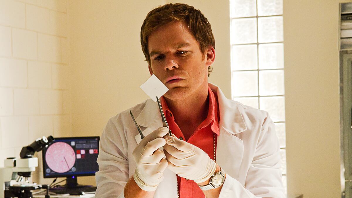 articles/2011/12/06/dexter-viewers-are-divided-the-showtime-series-hits-a-crossroads/dexter-fernandez_yqxpjr