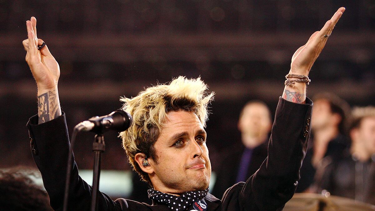 cheats/2011/09/03/green-day-singer-booted-from-flight/billy-armstrong-pants-cheat_pwkv97