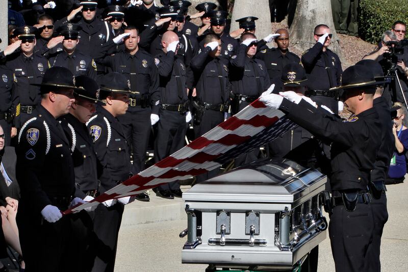 galleries/2013/02/13/officer-allegedly-killed-by-christopher-dorner-laid-to-rest-photos/130213-riverside-funeral-08_bwfxdv