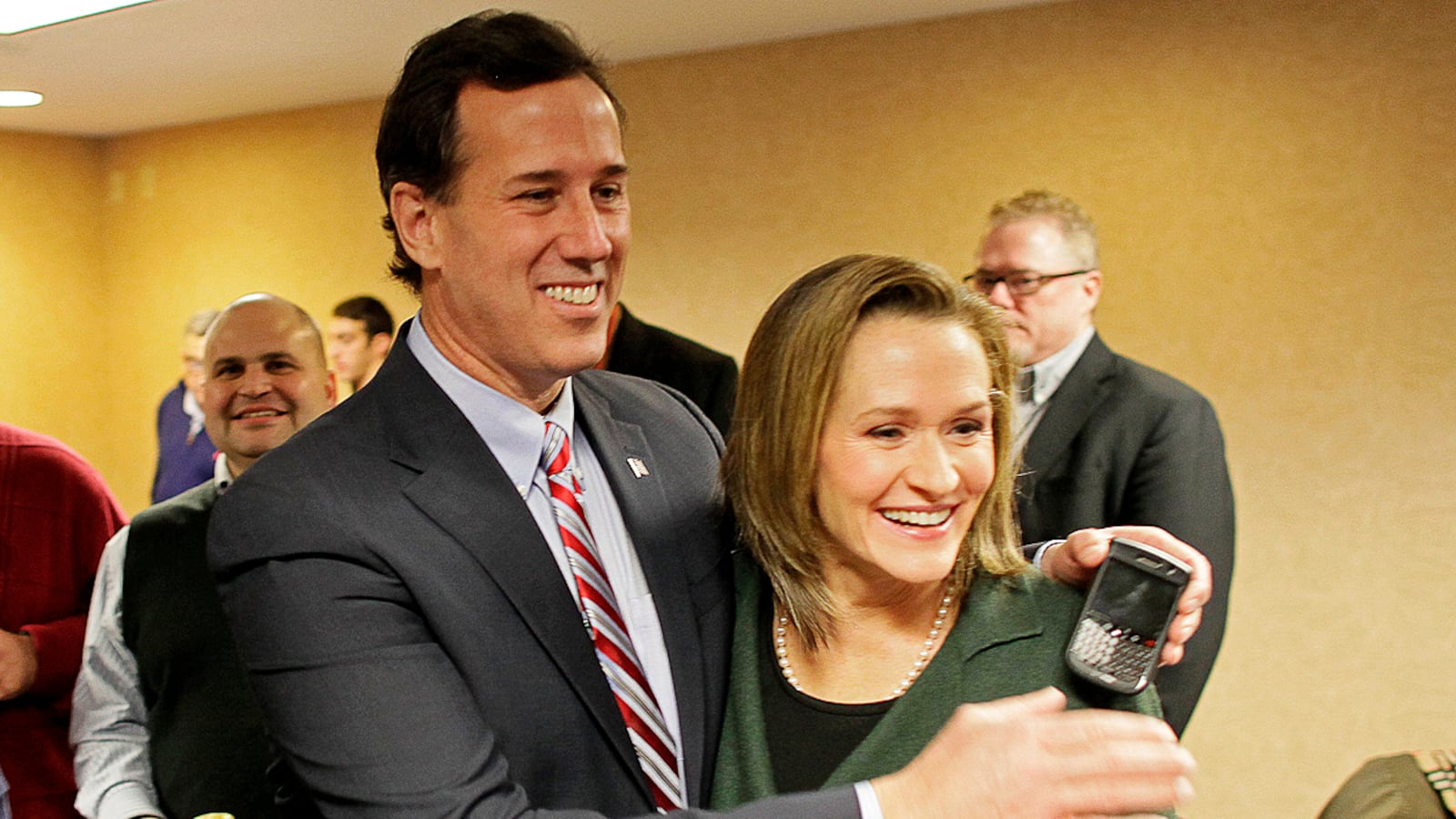 articles/2012/01/04/presidential-candidate-rick-santorum-s-activist-first-lady-his-wife-karen/rick-santorum-karen-wife-clift_kcvztq