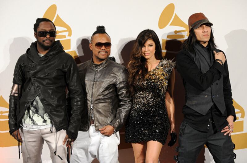 galleries/2009/12/03/the-grammy-nominations-concert/red-carpet-2-8_gs1ktm