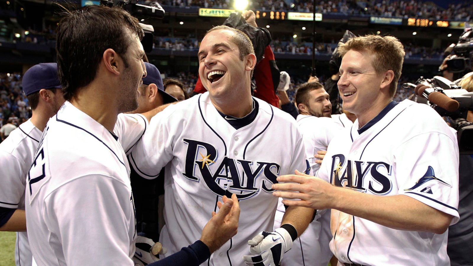 cheats/2011/09/29/red-sox-knocked-out-of-playoffs/baseball-playoffs-rays-cheat_aqu9ov