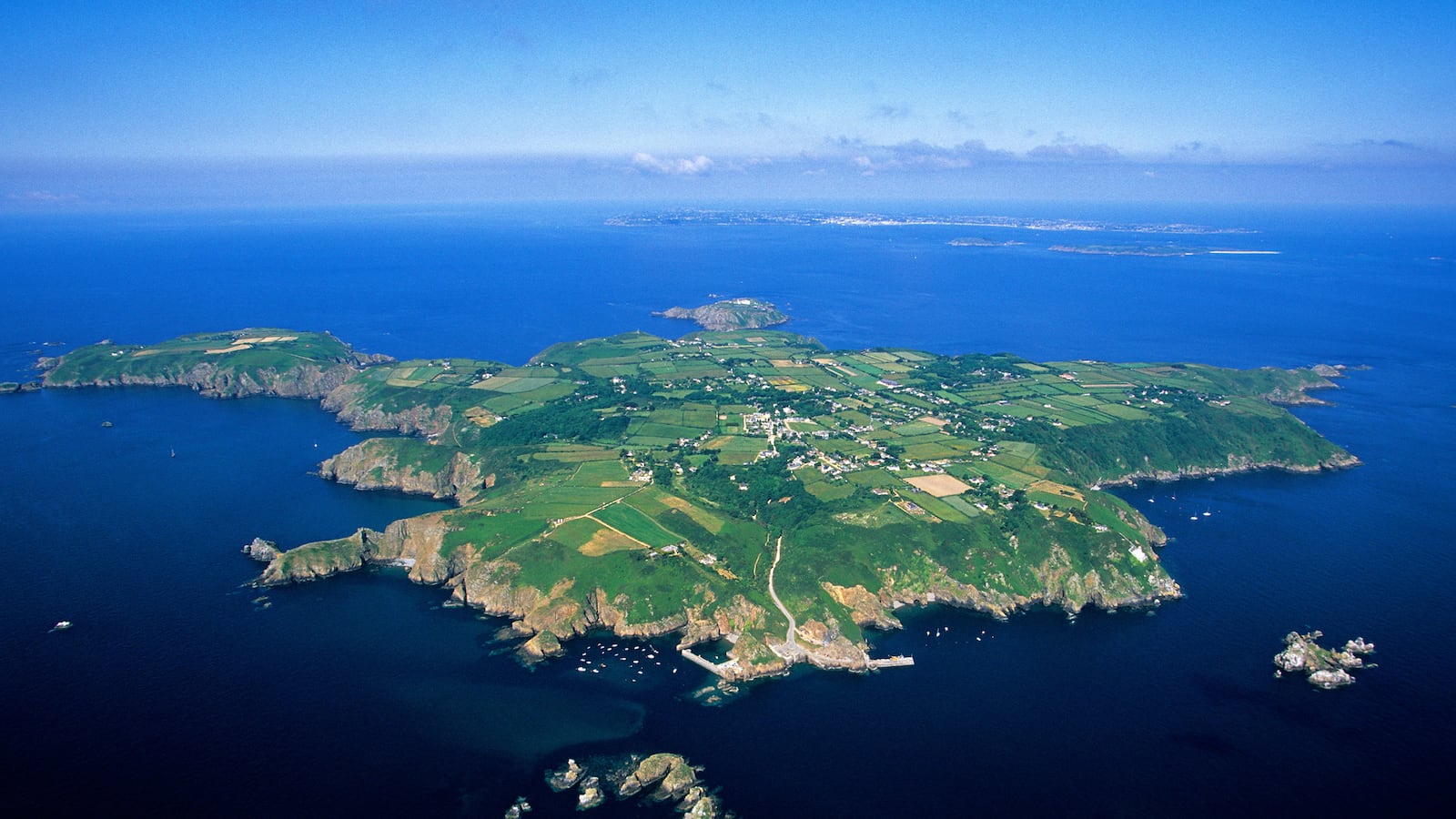 articles/2014/10/04/the-crazy-medieval-island-of-sark/141003-Foreman-sark-tease_yqfisa