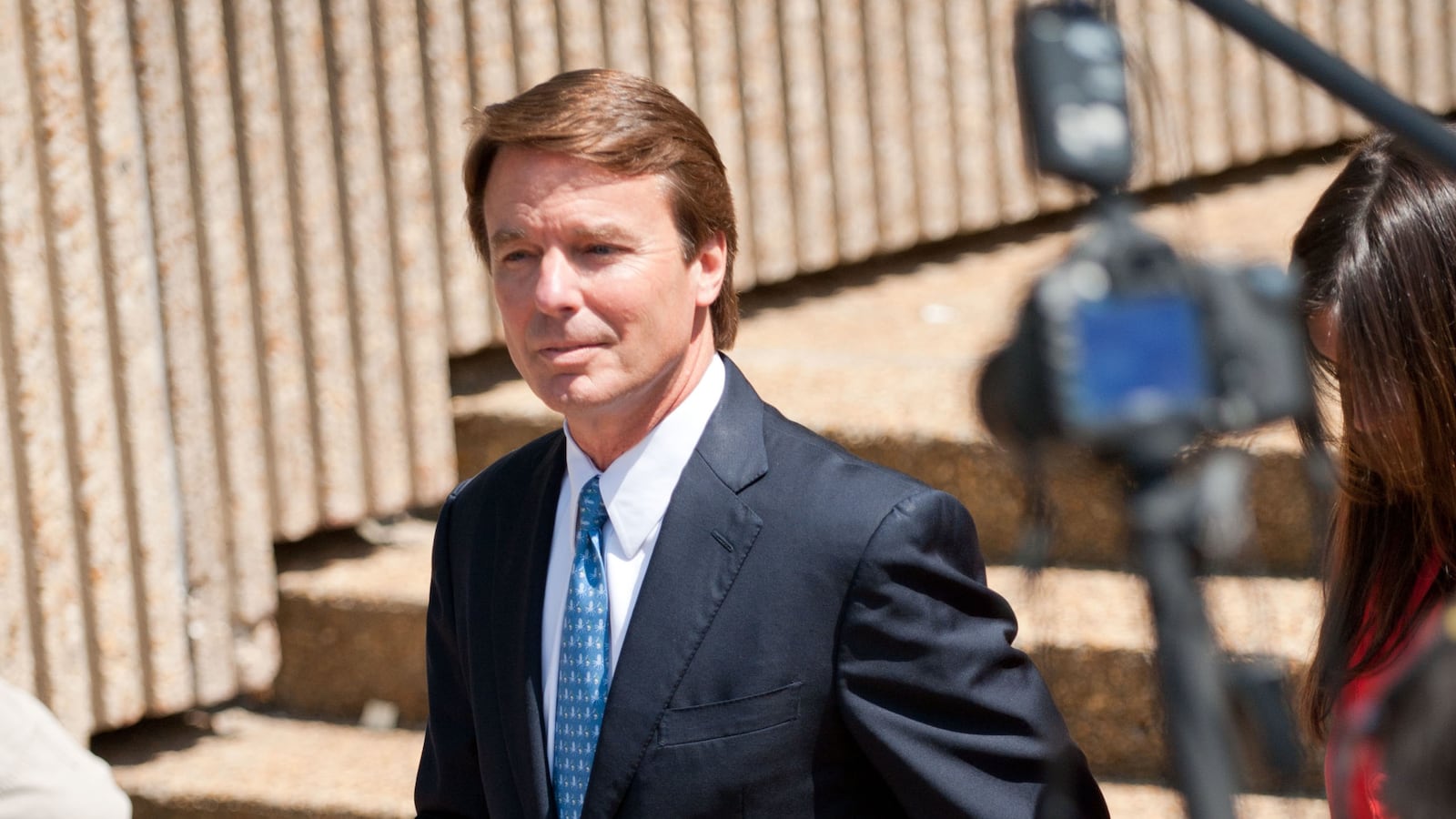 articles/2014/08/21/the-perils-of-backing-john-edwards/140821-john-edwards-jacobs-tease_fokqyk