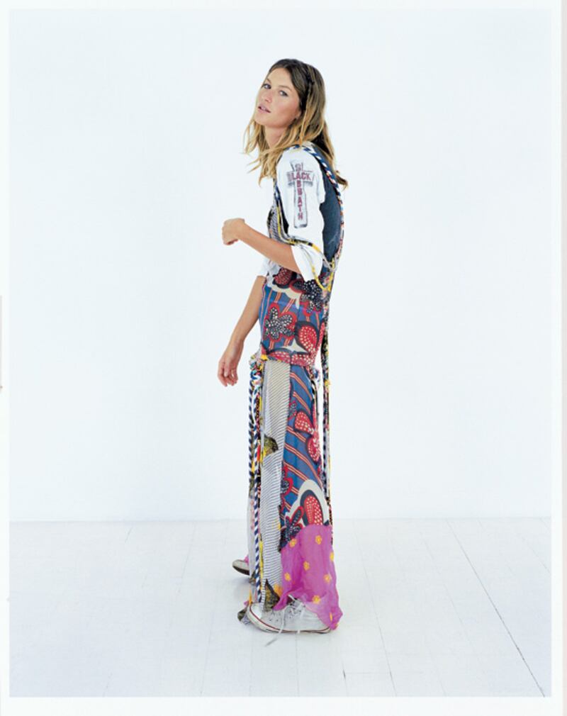 galleries/2013/12/03/from-gisele-bundchen-to-naomi-campbell-history-of-the-vogue-model-photos/131202-vogue-models-bundchen_jgbacu