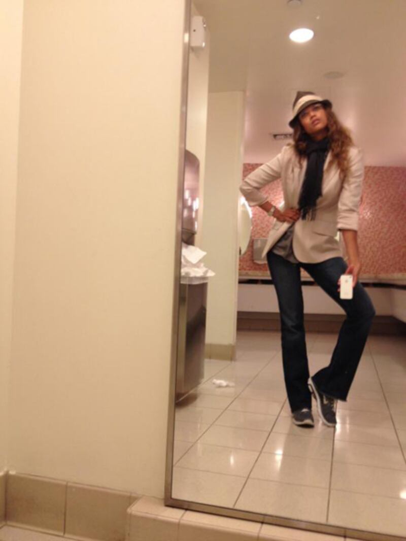 galleries/2012/02/04/zooey-deschanel-samuel-l-jackson-more-celebrity-twitter-pictures-photos/twitpics-banks_bysypb