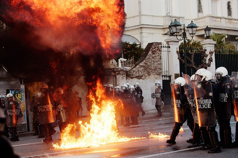 galleries/2012/02/14/greece-riot-photos-protesters-rage-against-austerity/GAL-greece-riots-01_onlnhc