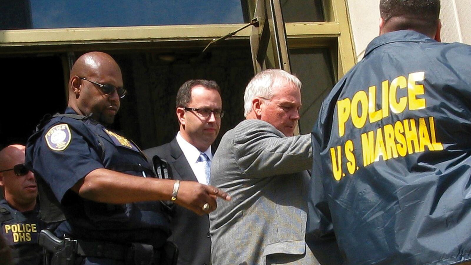 cheats/2015/10/22/fogle-victims-get-1-million/151022-fogle-cheat_nalcpk