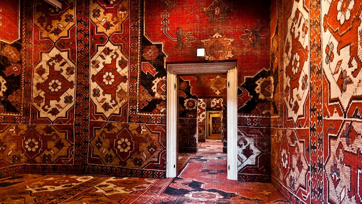 articles/2013/06/11/rudolf-stingel-in-venice-is-the-daily-pic-by-blake-gopnik/stingel-daily-pic_bmwszt