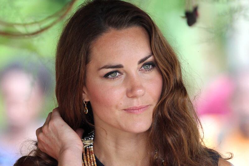 articles/2012/11/19/australian-mag-claims-kate-middleton-is-pregnant-dubious-source-alert/kate-middleton-italian-magazine-runs-nude-pictures-cheat_ade3my
