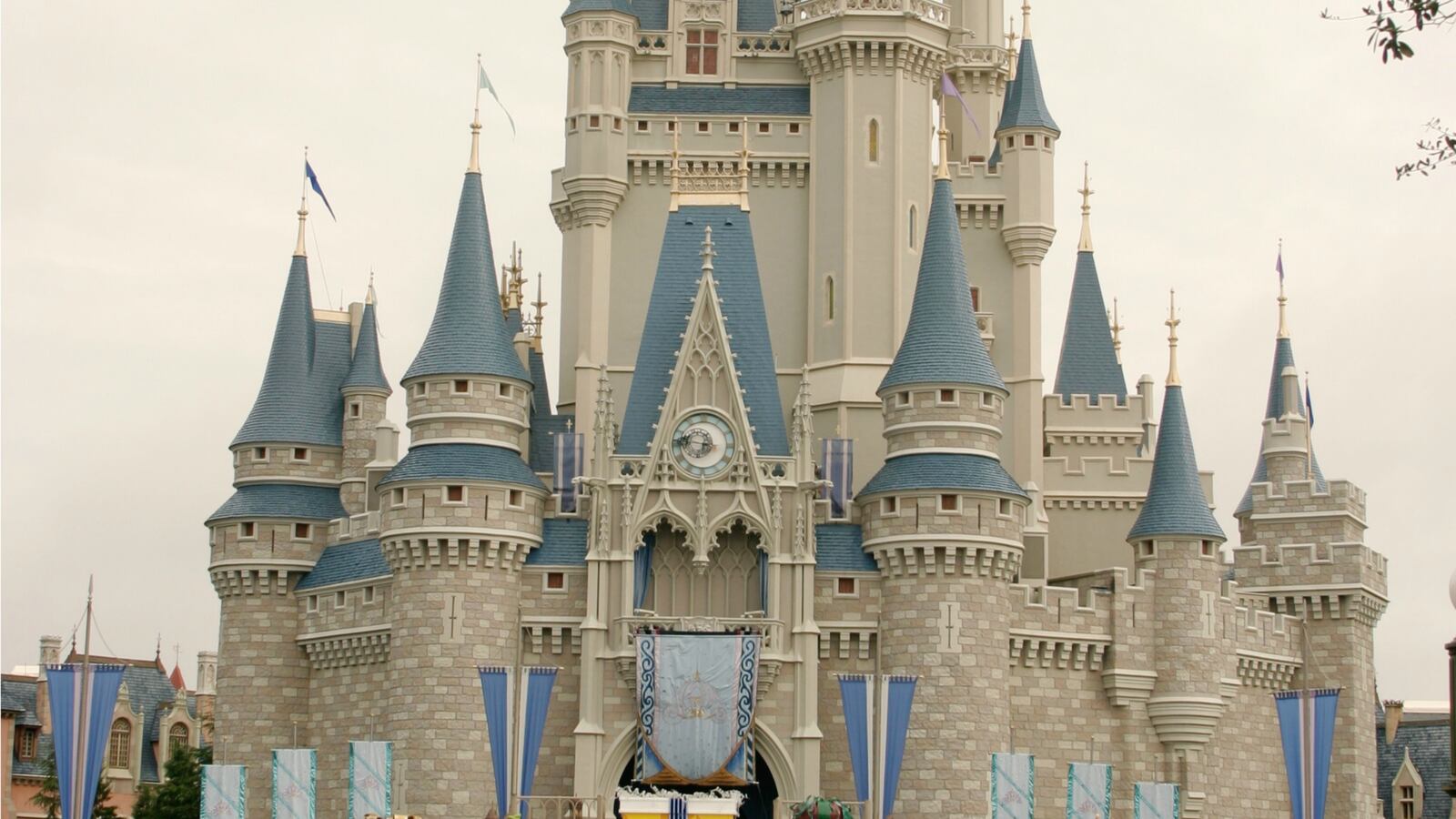 cheats/2016/06/13/mateen-scouted-disney-before-pulse/160613-disneyworld-cheat_zgxcxq