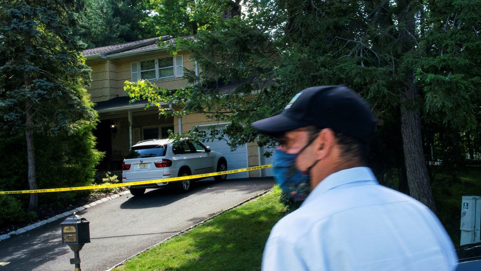 2020-07-20T143401Z_2099802415_RC22XH9G9DSD_RTRMADP_3_USA-SHOOTING-SALAS_rpgtvt