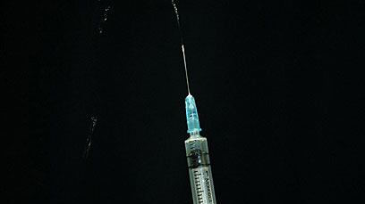 cheats/2009/05/05/us-could-mandate-swine-flu-vaccine/swine-flu-vaccine_gixiaq