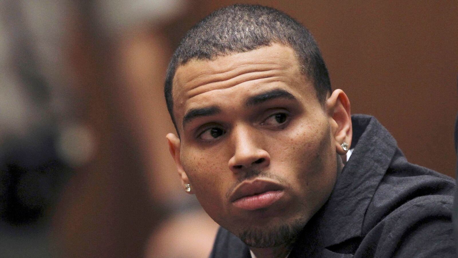 cheats/2013/02/10/chris-brown-totals-car/130210-chris-brown-car-wreck-cheat_ah4g4j