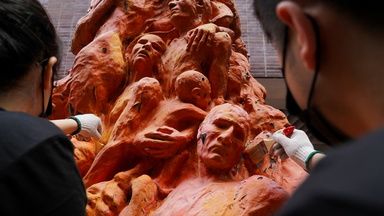 2021-06-04T070815Z_344471941_RC2ITN9QSPJ9_RTRMADP_3_CHINA-TIANANMEN-HONGKONG_xgw6ni