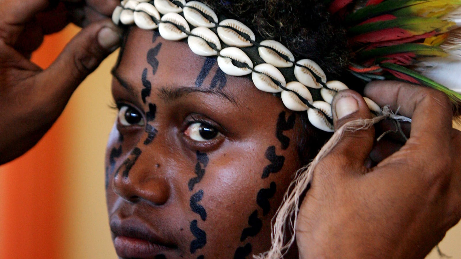 articles/2014/08/11/facial-tattoos-the-tribal-female-rite-in-papua-new-guinea/140809-Presser-face-tattoos-tease_ogzjwz