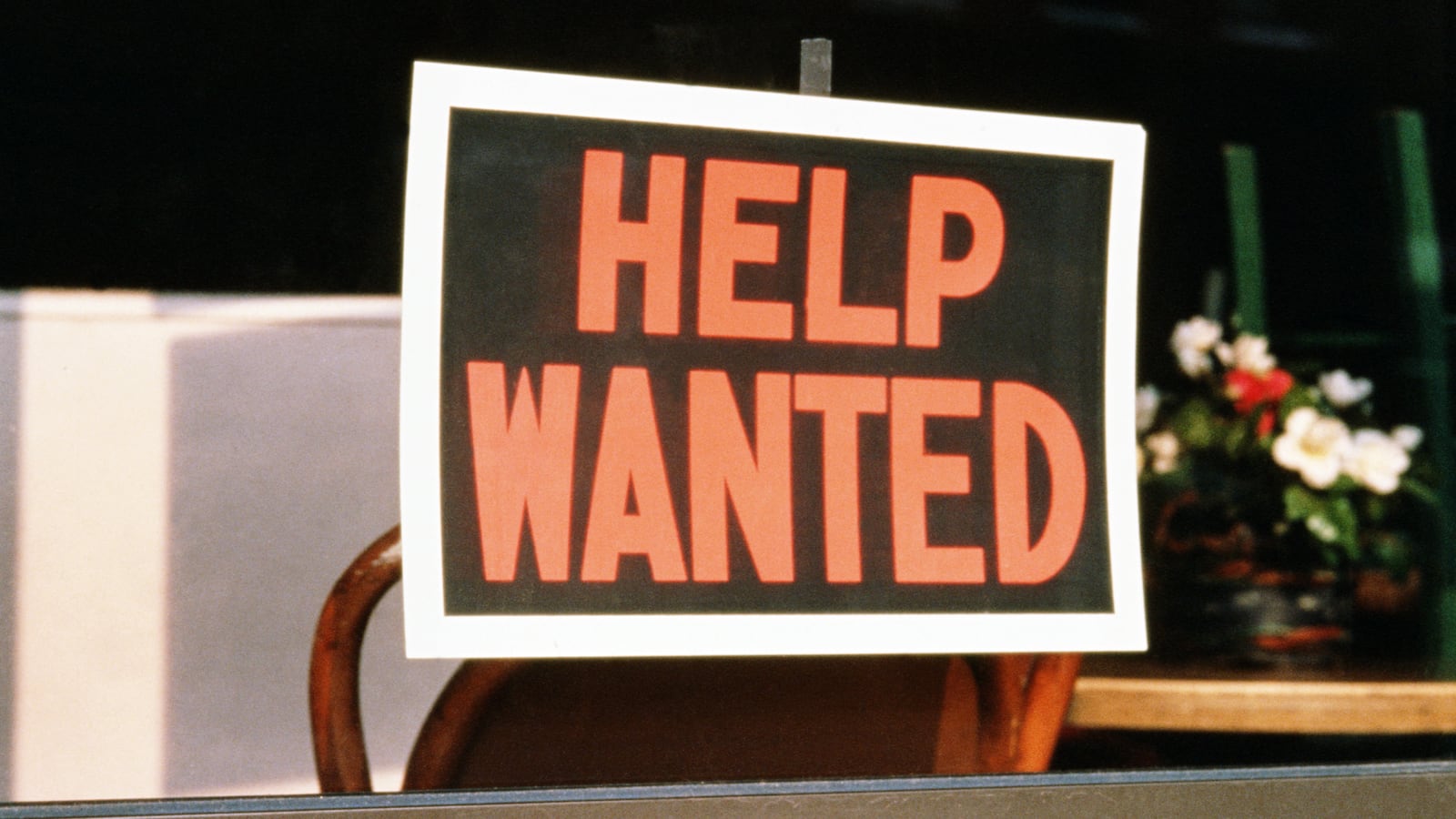 articles/2013/07/18/e-verify-mandate-pain-in-the-neck-for-main-street/130718-employee-verification-cnbc-tease_h9ffap