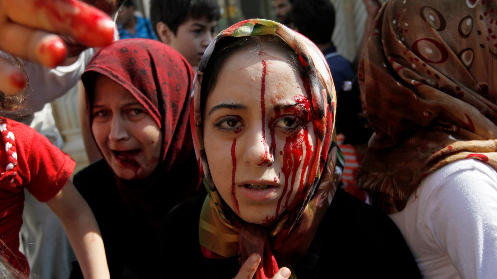 cheats/2013/04/11/activists-4-300-syrian-civilians-killed/130411-syria-air-strikes-cheat_iaqgnb