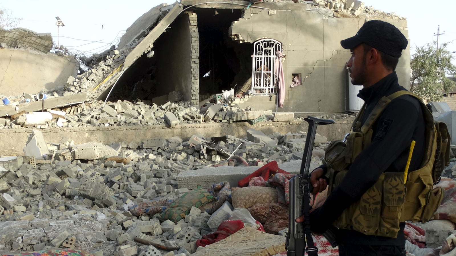 cheats/2015/05/20/iraq-calls-for-volunteers-to-fight-isis/150519-ISIS-dem-cheat_sqbmyq