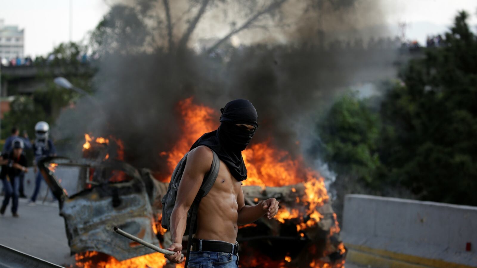 cheats/2017/04/25/death-toll-in-venezuela-protests-rises-to-12/170424-venezeual-death-toll-rises-cheat_ga4cpj