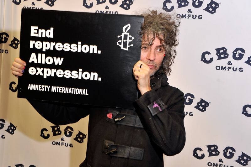 galleries/2014/02/06/pussy-riot-rocks-brooklyn/amnesty-concert8_sr1yhj