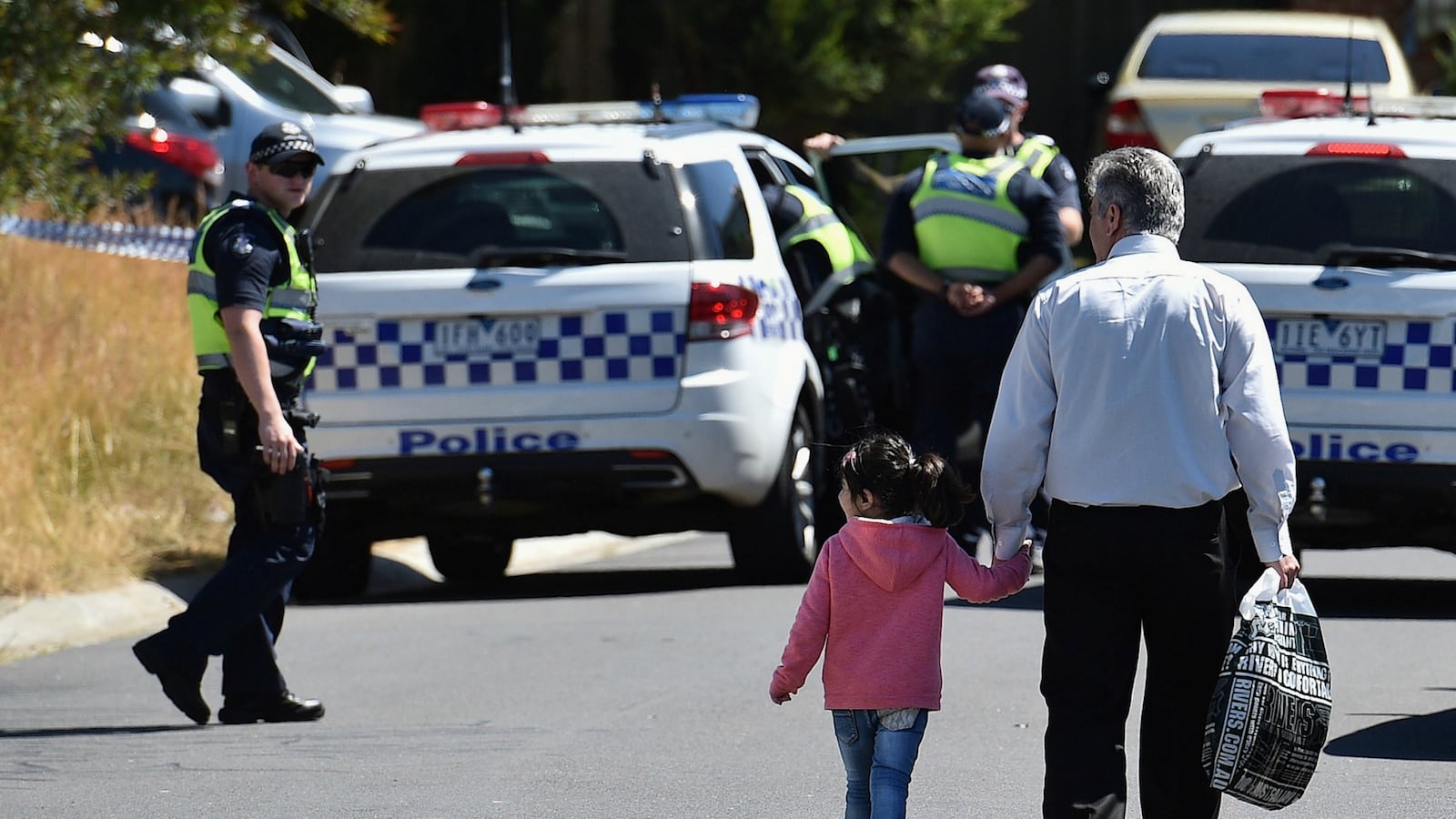 cheats/2016/12/23/aussie-police-say-they-foiled-christmas-day-attack/161222-australia-bomb-plot-cheat_h7acrj