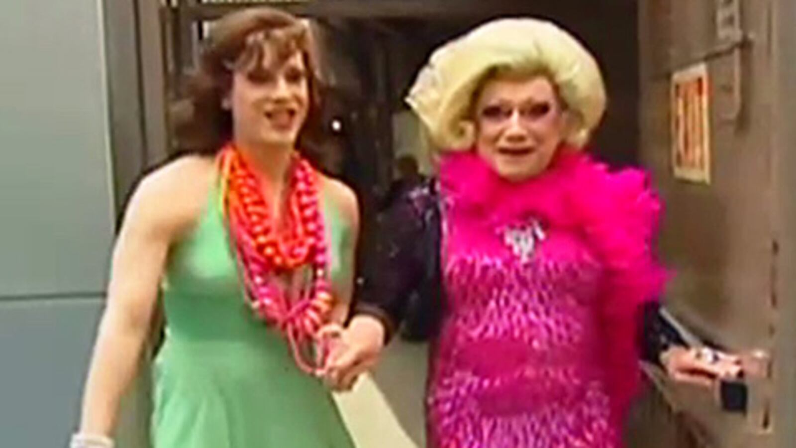 videos/2010/04/29/regis-philbin-dresses-up-in-drag/regisandkelly-drag-thumb_polgvl