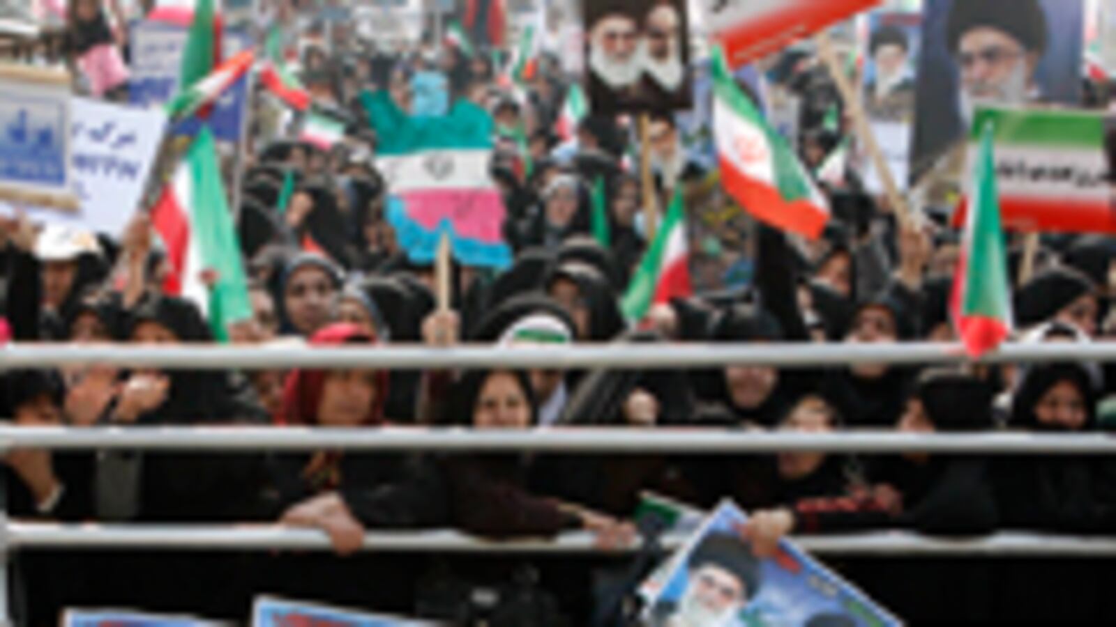 articles/2010/02/11/irans-eerily-silent-streets/aslan-iran-streets_81329_xantp6