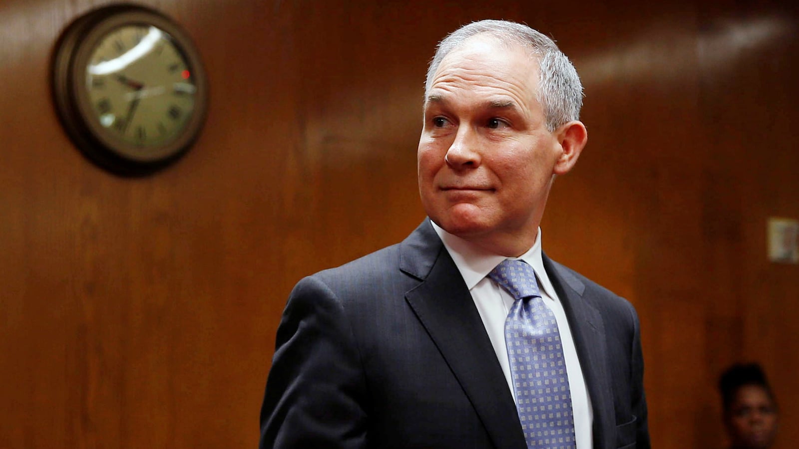 180707-pruitt-glider-trucks-loophole-cheat_qcvgus