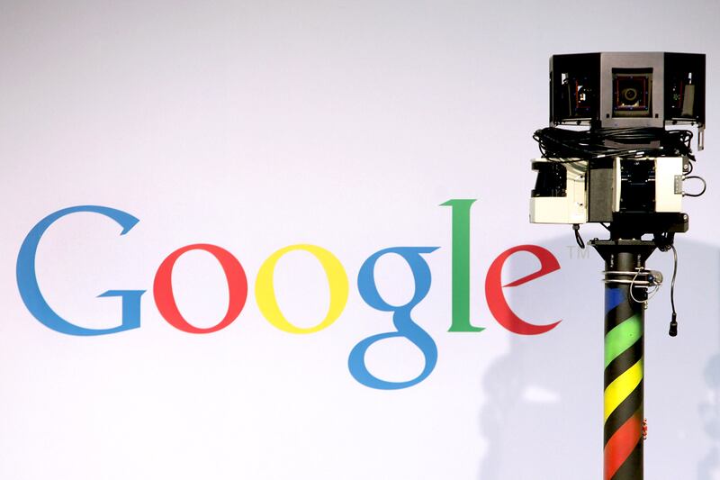 articles/2011/10/24/google-buyout-rumors-make-yahoo-the-paris-hilton-of-tech/google-yahoo-lyons_b1ynid