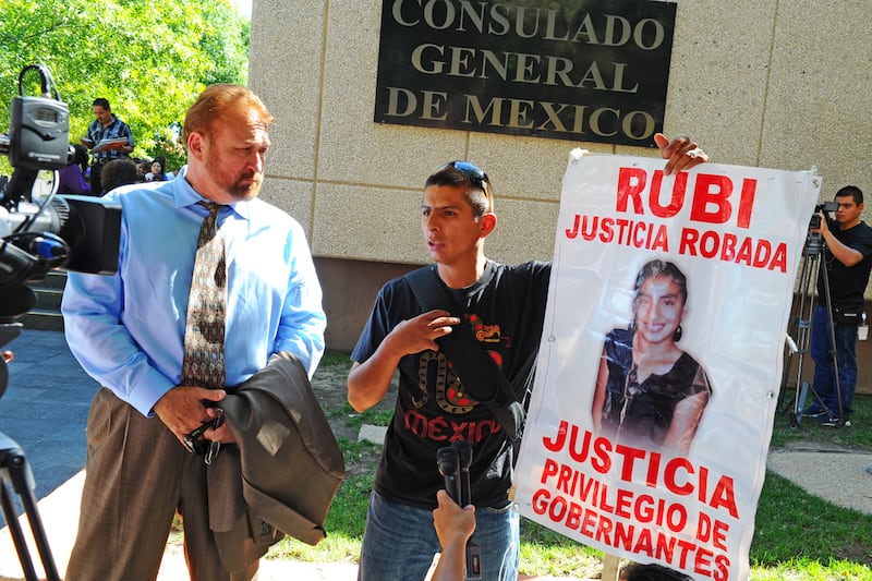 articles/2011/09/30/mexican-murder-plague-prompts-pleas-for-asylum-in-u-s/immigration-lawyer-greene-sterling_yj5cp6